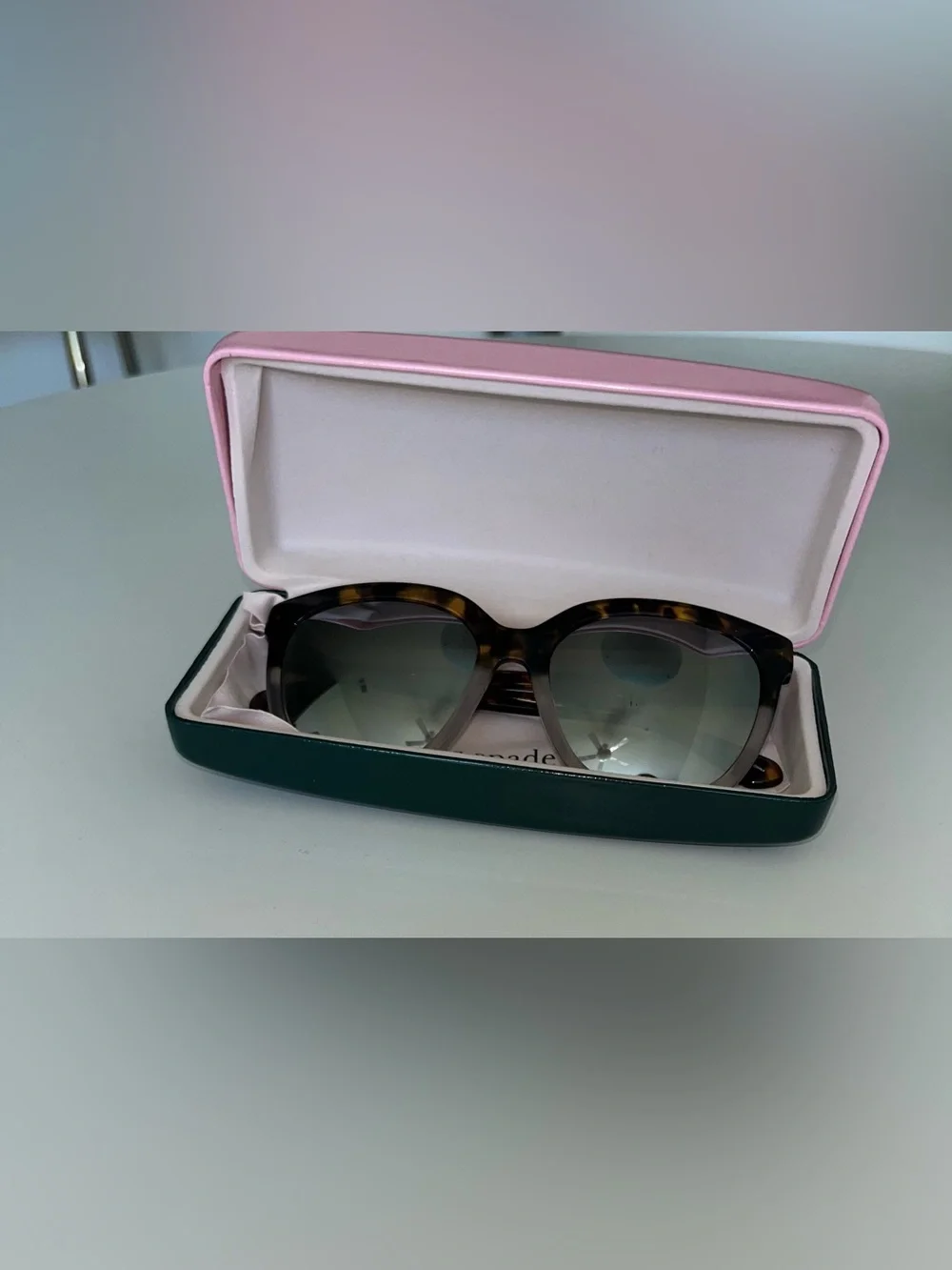 ✨Kate Spade Tortoise Cat-Eye Sunglasses with Original Hard Case 😎🕶️
